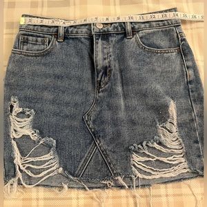 EUC Garage Distressed Fringed Denim Mini Skirt Sz25.